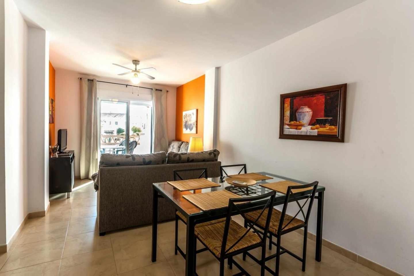 Apartamento Chimenea Playa - 2 Dormitorios Y Terraza Nerja Ngoại thất bức ảnh