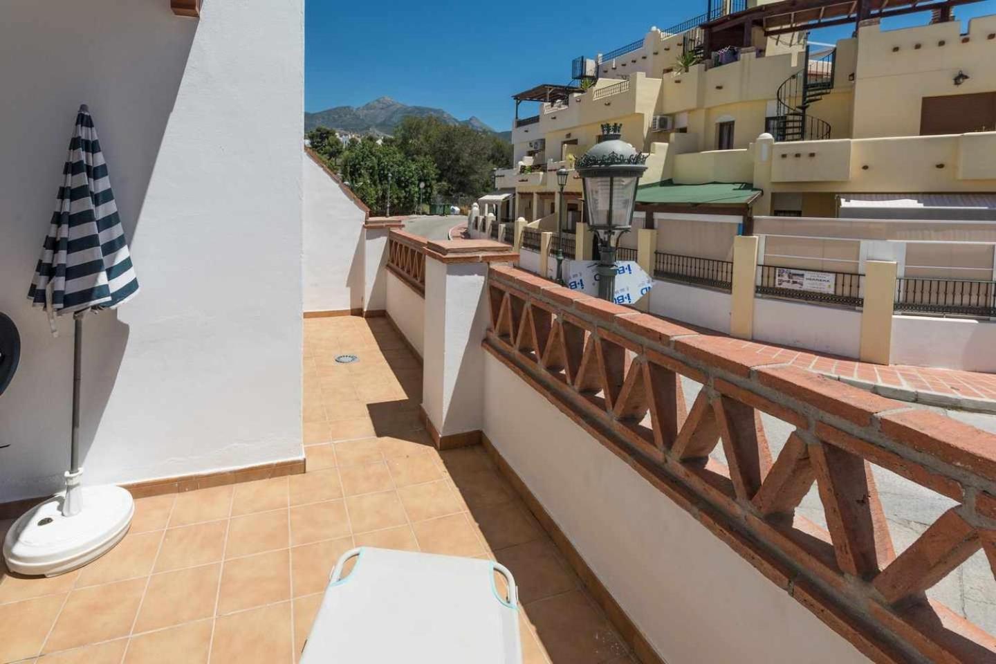 Apartamento Chimenea Playa - 2 Dormitorios Y Terraza Nerja Ngoại thất bức ảnh