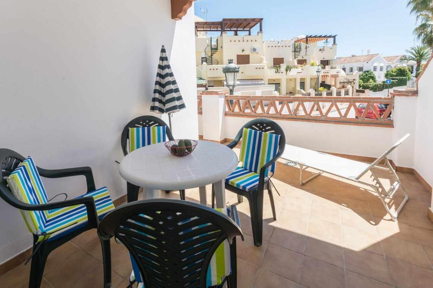 Apartamento Chimenea Playa - 2 Dormitorios Y Terraza Nerja Ngoại thất bức ảnh